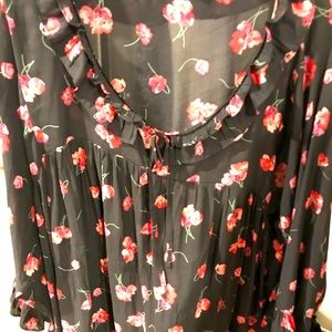 Cute flower print baby doll top. XL